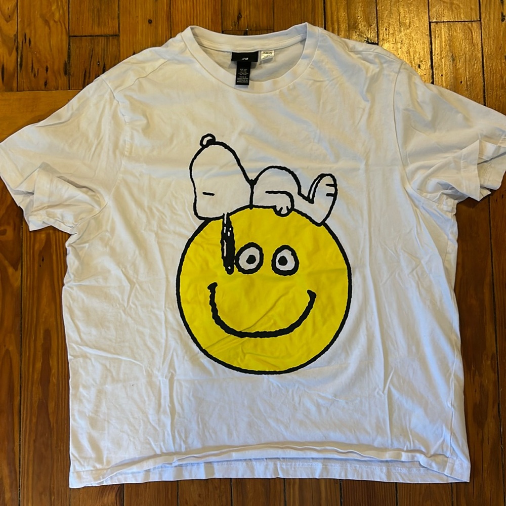 h&m peanuts smile snoopy shirt XXL